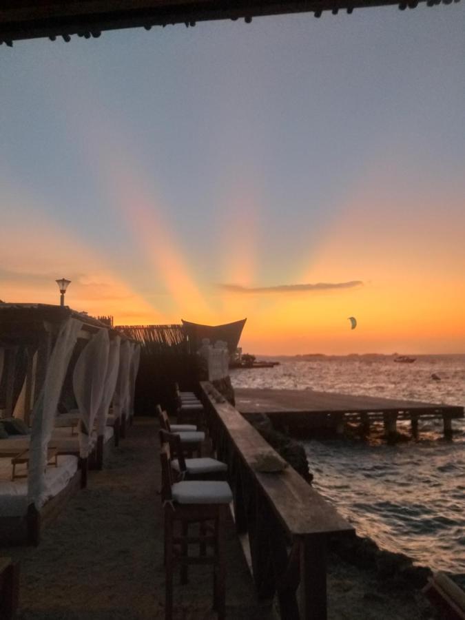Hotel Sunsets Del Rosario Isla Grande  Ngoại thất bức ảnh